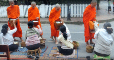VIDEo-Laos-monaci