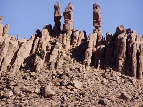 48 Pinnacoli di arenaria nel Tefedest