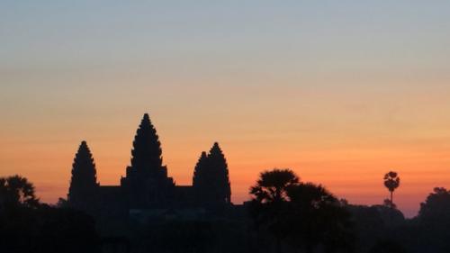 47 alba ad Angkor Wat
